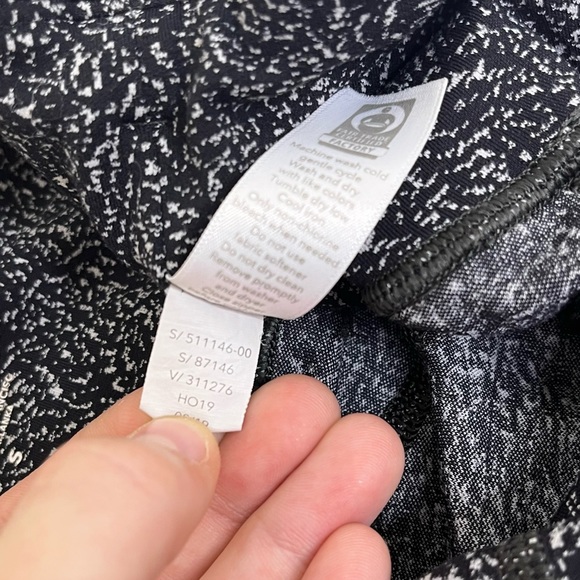 Athleta Lightning‎ Static 7/8 Tight Size Small Black and White - Picture 10 of 11